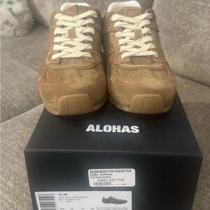 New Women Alohas tb. 56 Suede Brown Leather Sneakers Size 8-8.5